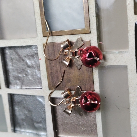 Vintage Jingle Bell Earrings - Picture 2 of 3